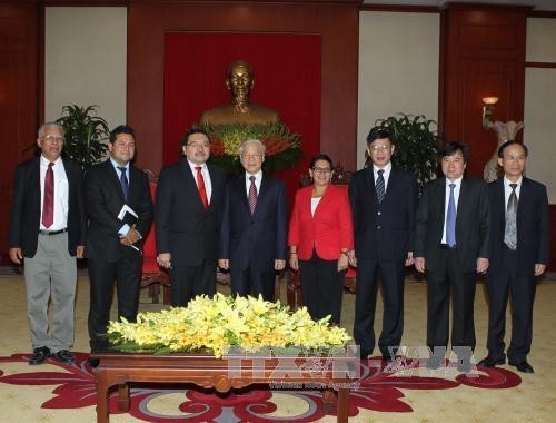 Tổng Bí thư Nguyễn Phú Trọng tiếp Tổng Bí thư Đảng Mặt trận Giải phóng Dân tộc Farabundo Mar - ảnh 1